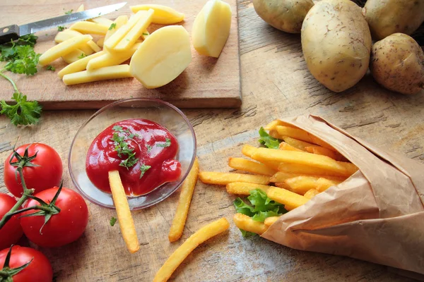 Batata frita com ketchup — Fotografia de Stock