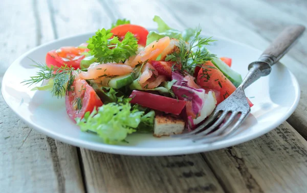 Ensalada de salmón — Foto de Stock