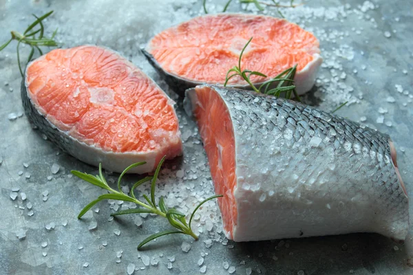 Zalm vissen met kruiden — Stockfoto