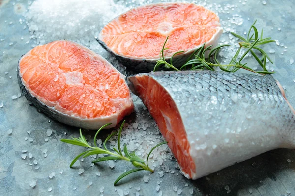 Biberiye otlar ile Somon fileto