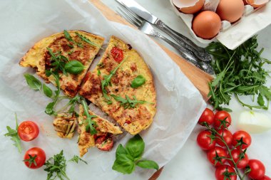 Kahvaltı için yumurta omlet