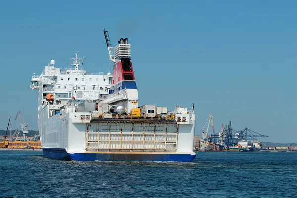 Ferry entrar en el puerto de Gdynia —  Fotos de Stock