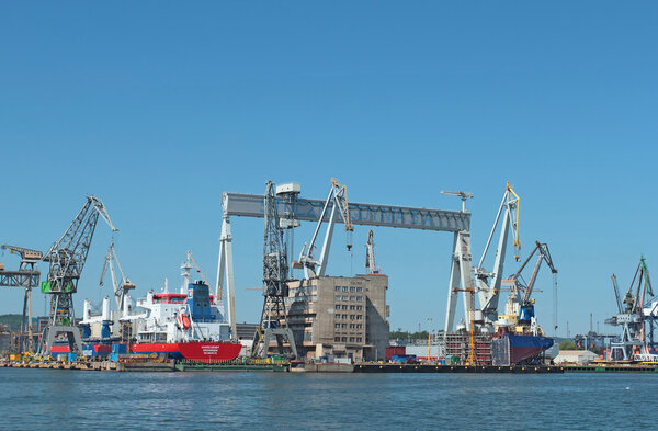 Shipbuilding in Gdynia, the biggest polish shipyard with the biggest gantry