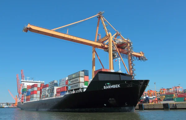 Gran barco con contenedores — Foto de Stock