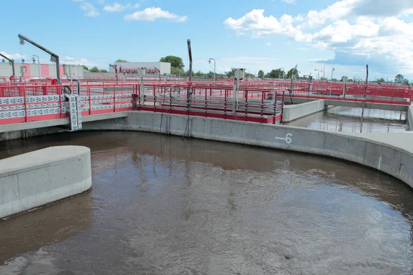 Piscinas con lodos en planta de tratamiento — Foto de Stock