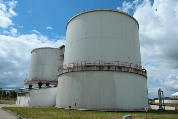 A szennyvíztisztító telep Biogáz tartály Jogdíjmentes Stock Fotók