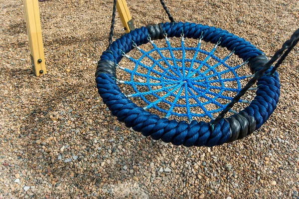 Balançoire Osier Pour Enfants Sur Terrain Jeux — Photo