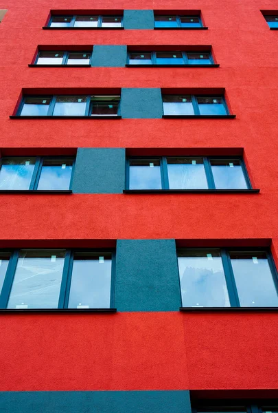 Zierputz Des Roten Gebäudes Der Stadt — Stockfoto