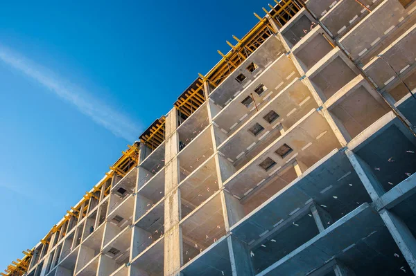 Stahlgerüst Eines Bau Befindlichen Neuen Monolithischen Hauses Gegen Den Blauen — Stockfoto