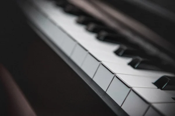 Black and white keys — Stock Photo, Image