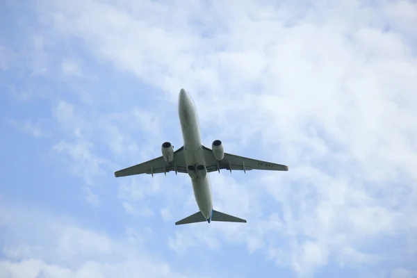 Aeropuerto de Amsterdam Schiphol - 9 de agosto de 2015: PH-BXV KLM Royal D — Foto de Stock