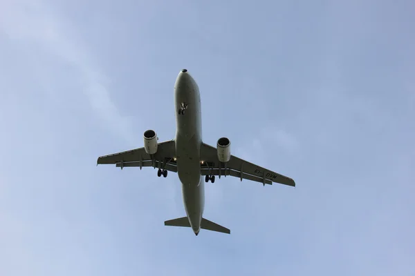 Amsterdam Schiphol Airport - April 1st 2016: EI-DVM Aer Lingus A — Stock Photo, Image