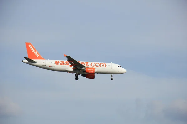 Amsterdam Schiphol Havalimanı - 1 Nisan 2016:Hb-Jya easyjet Switz — Stok fotoğraf