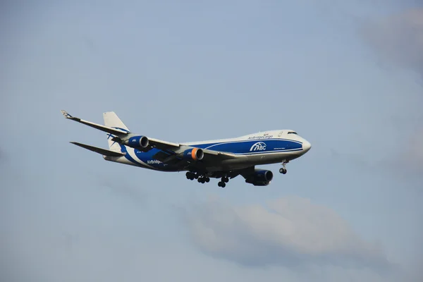 Amsterdam Schiphol Airport - April 1st 2016: VQ-BHE AirBridgeCar — Stock Photo, Image