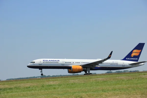 Amsterdam, Hollanda, 12 Haziran 2015 Tf-Fij Icelandair — Stok fotoğraf