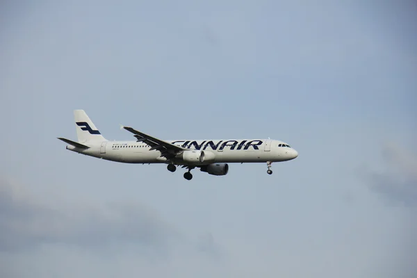Amsterdam Schiphol Airport - April 1st 2016: OH-LZF Finnair Airb — Stock Photo, Image