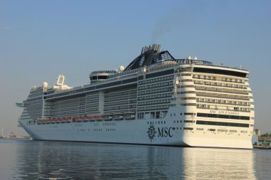 Velsen, Hollanda - 2 Temmuz 2015: Msc Splendida