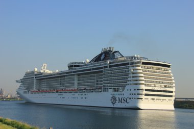 Velsen, Hollanda - 2 Temmuz 2015: Msc Splendida