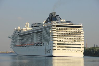Velsen, Hollanda - 2 Temmuz 2015: Msc Splendida
