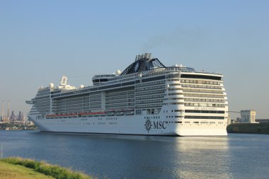 Velsen, Hollanda - 2 Temmuz 2015: Msc Splendida