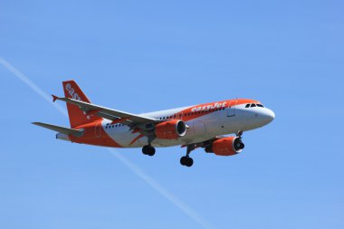 Amsterdam Hollanda - 5th Mayıs 2016: G-Ezdy arası easyjet Airbus 