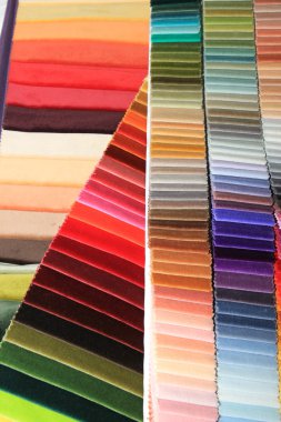 Kadife örnekleri bir mağaza