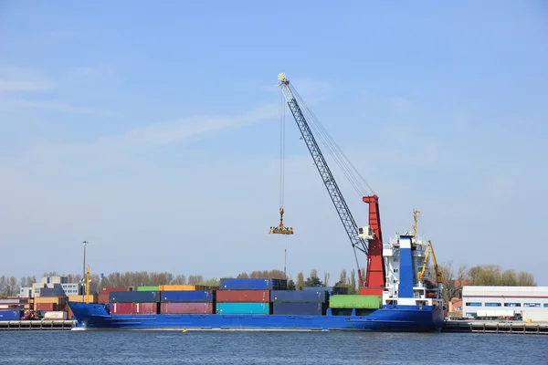 Container auf einem Schiff — Stockfoto