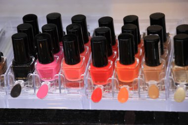 Deposundaki nailpolish görüntüleme