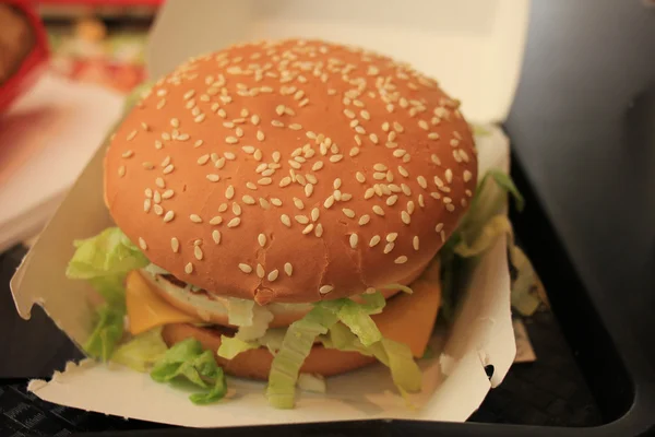 Čerstvé udělaný Hamburger — Stock fotografie