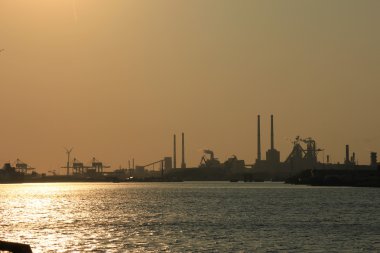 Endüstriyel bir günbatımı