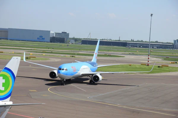 Amsterdam Nederländerna - maj 13 2016: Ph-Oyi Tui Airlines — Stockfoto