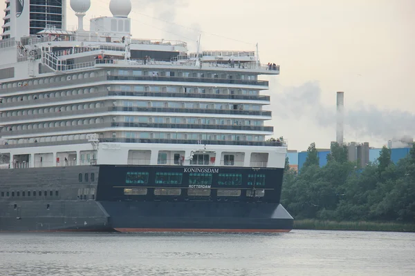 Velsen, Países Bajos - 29 de mayo de 2016: Koningsdam — Foto de Stock