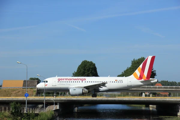 Amsterdão, Países Baixos - 9 de junho de 2016: D-AKNO Germanwings A — Fotografia de Stock