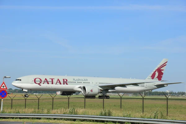 Amsterdam, Nederland - 9 juni 2016: A7-Bau Qatar Airways — Stockfoto