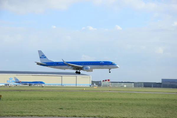 Amsterdam, Nizozemsko, 31. března 2015: pH-EZP KLM Cityhoppe — Stock fotografie