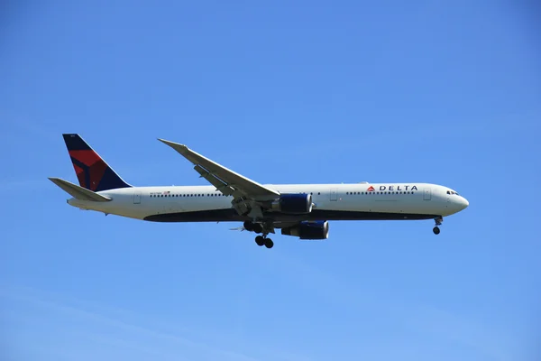 Amsterdã Países Baixos - 5 de maio de 2016: N837MH Delta Air Lines — Fotografia de Stock