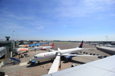 Amsterdam Hollanda - 13 Mayıs 2016: Platform uçaklarda