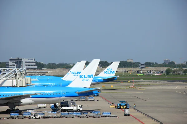 Amsterdam Países Bajos - 13 de mayo de 2016: KLM Boeings 777 —  Fotos de Stock