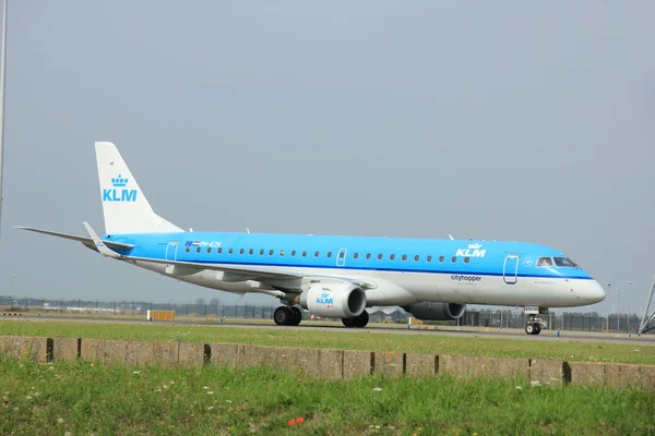 Amsterdam, The Netherlands - August 10 2015: PH-EZH KLM Cityhopp — Stock Photo, Image