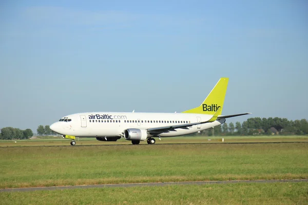 Amsterdam the Netherlands - June 9th, 2016:  YL-BBL Air Baltic B — Stock Photo, Image