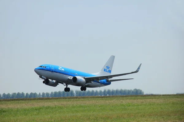 Amsterdã, Holanda - 12 de junho de 2015: PH-BGU KLM Boeing 737 — Fotografia de Stock