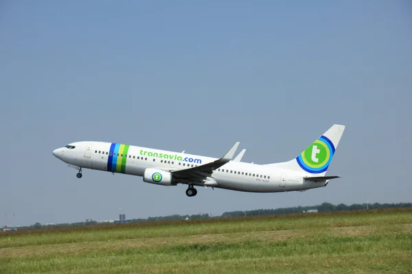 Amsterdam, Niederlande - 12. juni 2015: ph-hzf transavia boei — Stockfoto