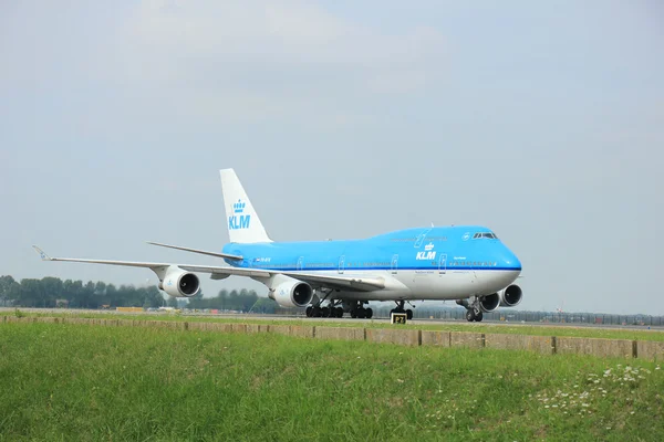 Ámsterdam, Países Bajos - 10 de agosto de 2015: PH-BFN KLM Boeing 7 — Foto de Stock