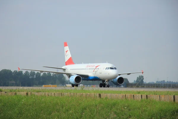 Amsterdam, Nederland - augustus 10 2015: Oe-Ldf Oostenrijkse Air — Stockfoto