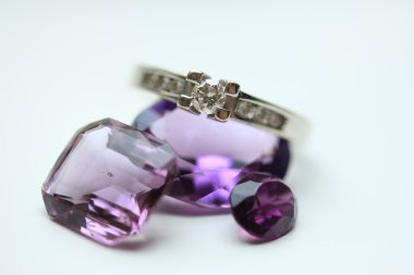 Ametist pırlanta yüzük