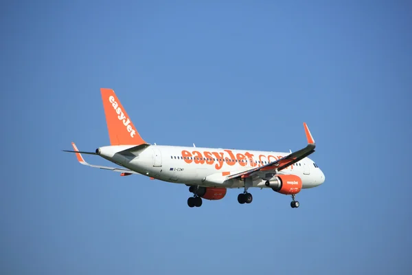 Άμστερνταμ Ολλανδία - 24η Ιουνίου 2016: easyjet G-Ezwp αέρα — Φωτογραφία Αρχείου