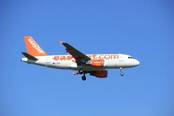 Amsterdam Nederland - 24 juni 2016: G-Ezdh easyjet — Stockfoto