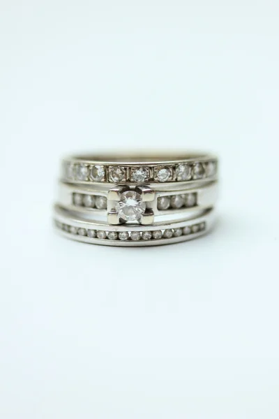 Diamanten ringen gestapeld — Stockfoto