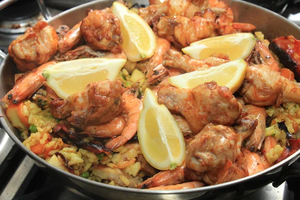 Frisch gemachte Paella — Stockfoto