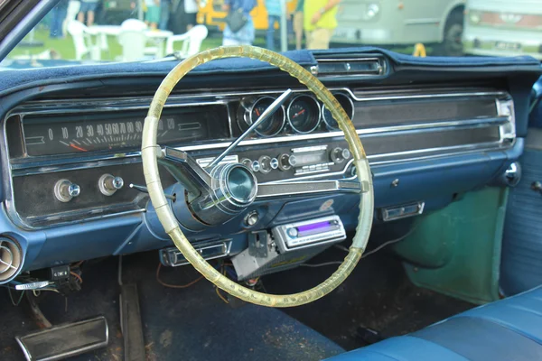 Vintage car dashboard — Stock Photo, Image